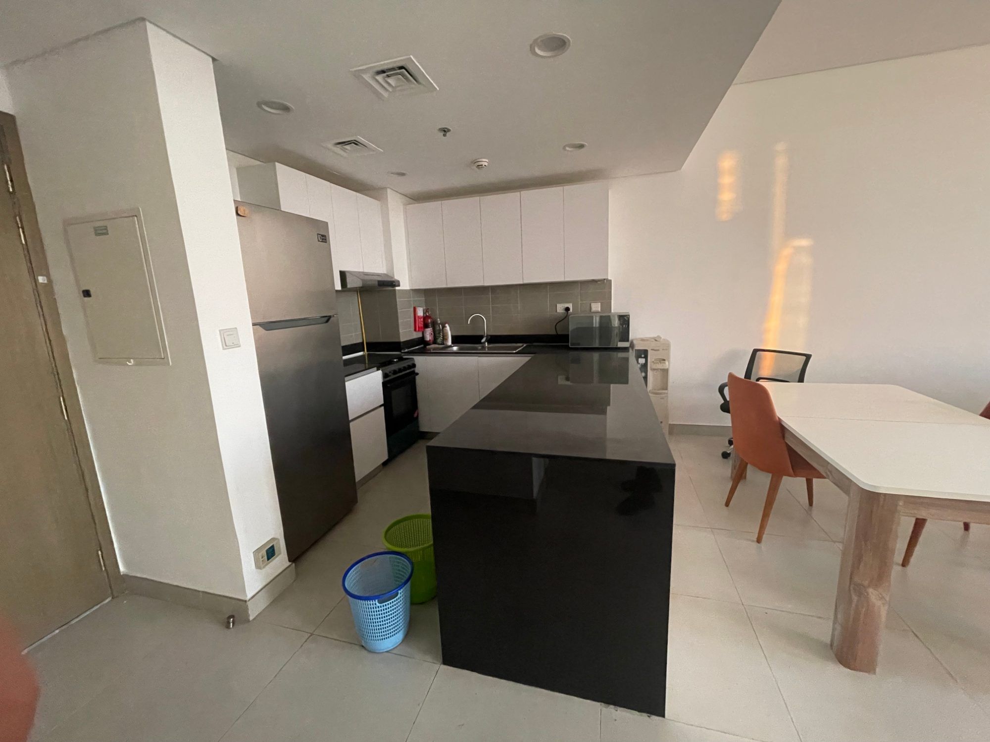 2 BEDROOMS || VILLA VIEW || TOP FLOOR 4
