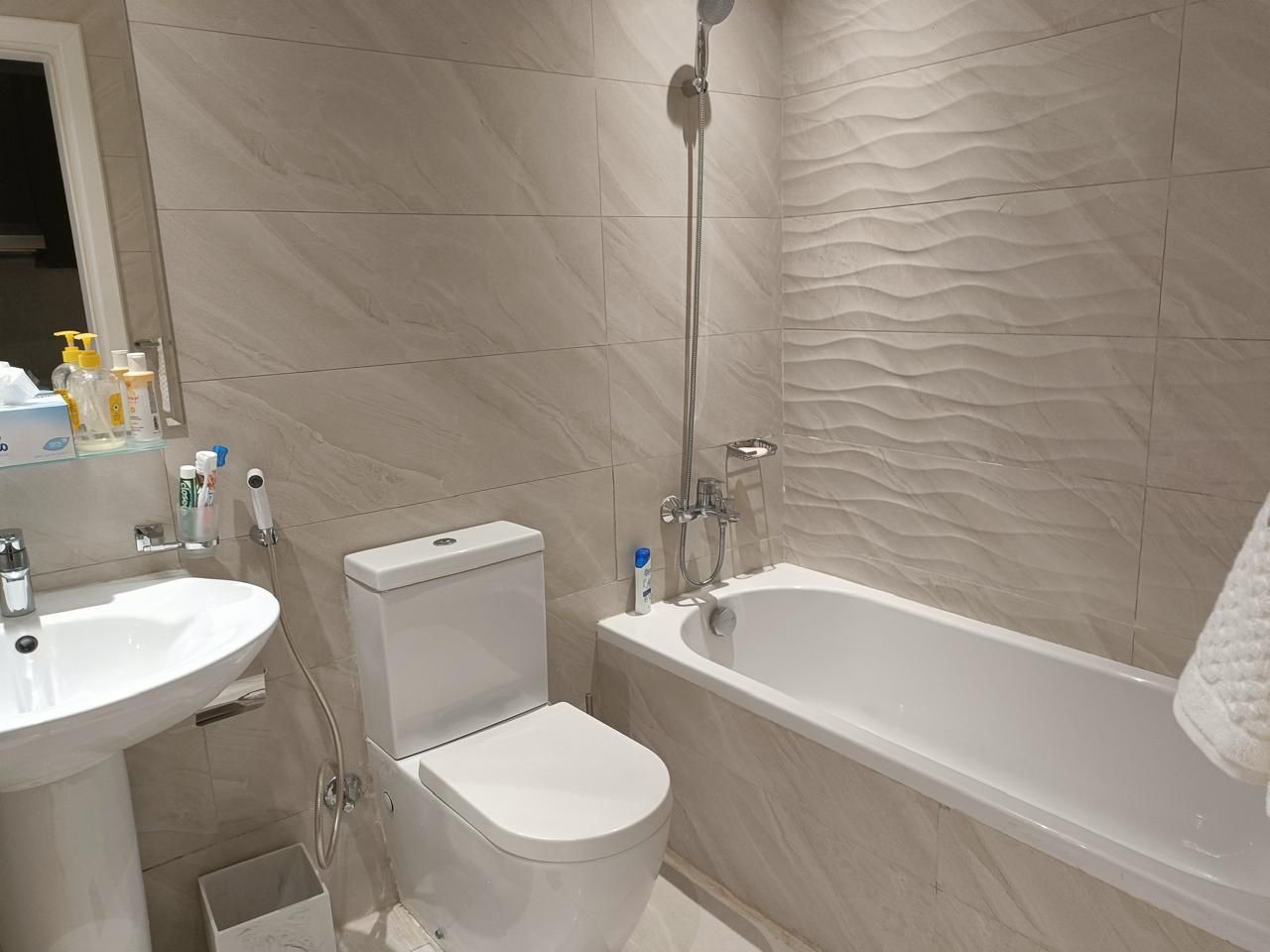 FULLY FURNISHED STUDIO || READY TO MOVE IN 9